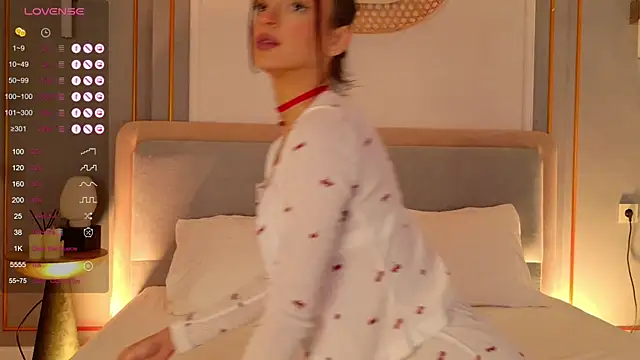 AdoraCortes online show from 11-15-25, 05:11