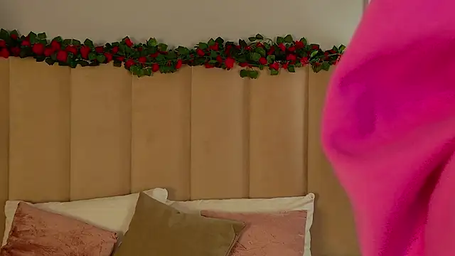 AdoraCortes online show from 02-09-26, 05:05