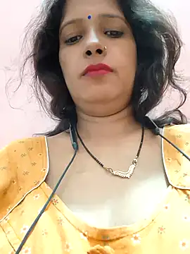 Snapshot of Sonalihot_ chatting on 10-19-25, 03:53 Sonalihot online show from 10-19-25, 03:53
