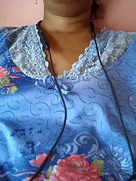 Snapshot of Sonalihot_ chatting on 09-14-25, 10:04 Sonalihot online show from 09-14-25, 10:04
