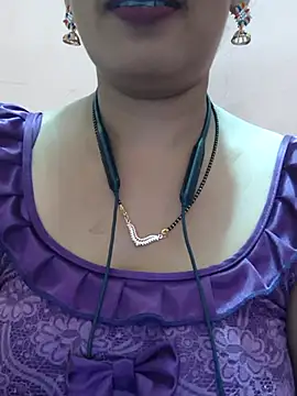 Snapshot of Sonalihot_ chatting on 09-18-25, 04:21 Sonalihot online show from 09-18-25, 04:21