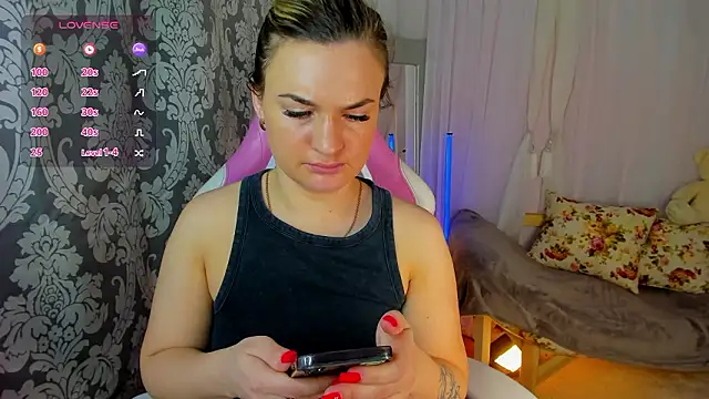 Marie Ellie online show from 03-25-26, 02:01