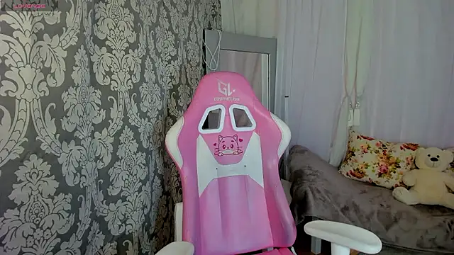 Marie Ellie online show from 03-27-26, 01:36