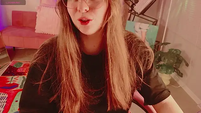 Snapshot of Moon__Bunny chatting on 06-21-26, 03:40 Moon Bunny online show from 06-21-26, 03:40