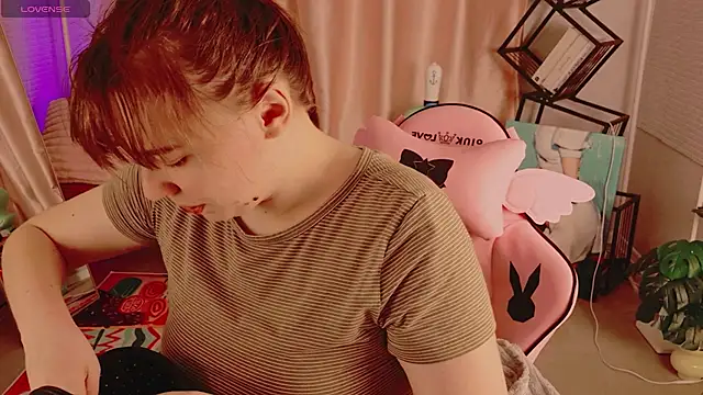 Moon  Bunny online show from 06-07-26, 03:28