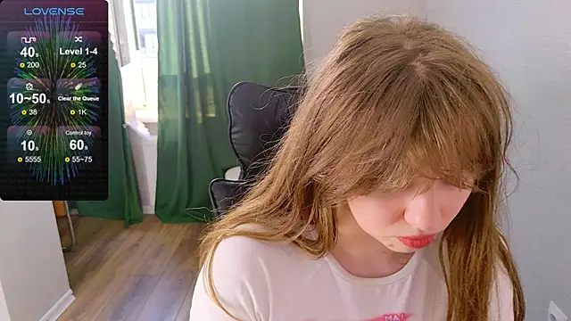 Snapshot of Moon__Bunny chatting on 06-19-26, 03:29 Moon Bunny online show from 06-19-26, 03:29