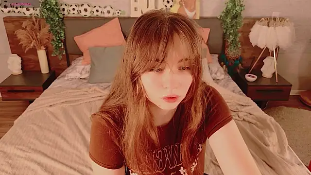 Snapshot of Moon__Bunny chatting on 07-14-26, 03:51 Moon Bunny online show from 07-14-26, 03:51