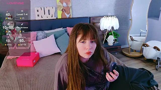 Moon  Bunny online show from 05-30-26, 03:39