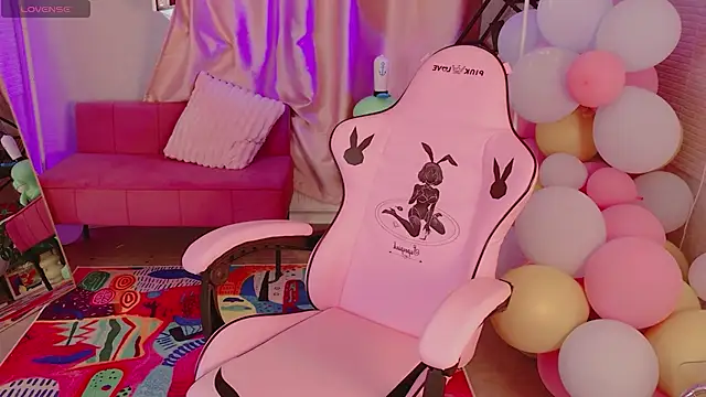 Snapshot of Moon__Bunny chatting on 06-20-26, 03:17 Moon Bunny online show from 06-20-26, 03:17