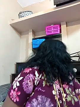 Snapshot of Tamil_Mithra chatting on 11-13-25, 05:06 Tamil Mithra online show from 11-13-25, 05:06