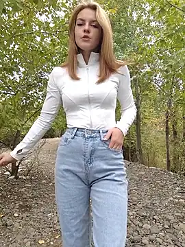 YOOUR EVAA online show from 09-16-25, 05:30