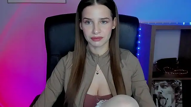 LuxMaya online show from 10-20-25, 06:37