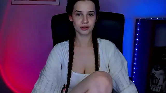 LuxMaya online show from 02-25-26, 07:30