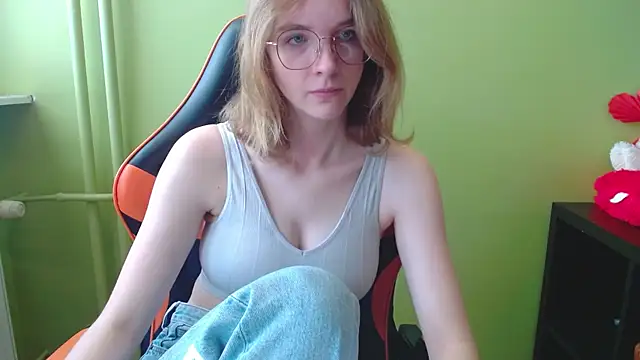 juicyPenny online show from 04-15-26, 06:30