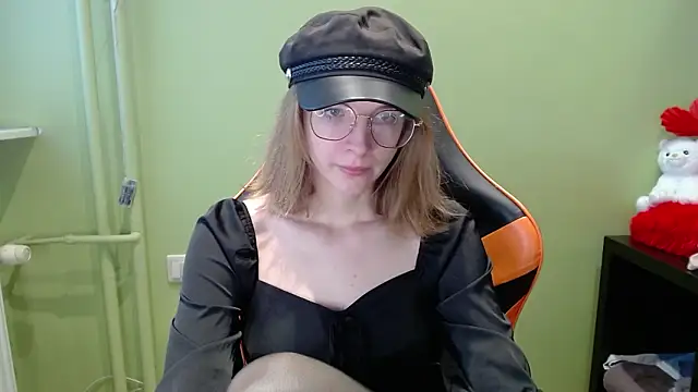 juicyPenny online show from 02-25-26, 07:30