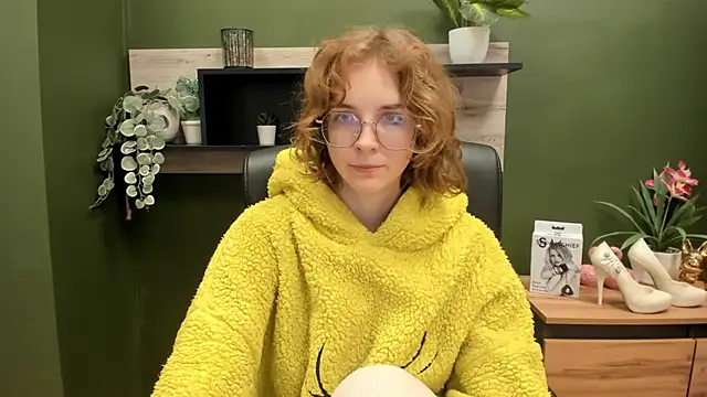 juicyPenny online show from 10-21-25, 06:24