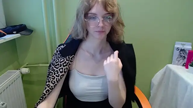 juicyPenny online show from 11-26-25, 07:41