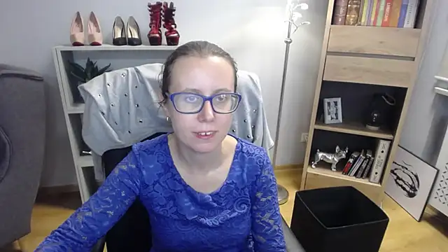 sweetxLizzy online show from 10-23-25, 04:33