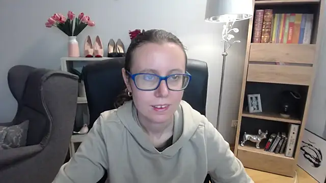 sweetxLizzy online show from 11-18-25, 05:33