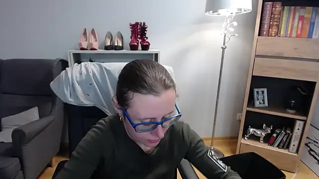 sweetxLizzy online show from 10-21-25, 04:23