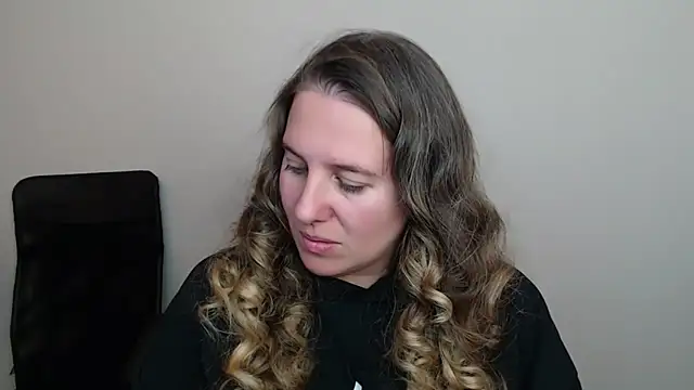 Darklure  online show from 10-20-25, 04:40