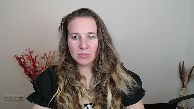 Darklure  online show from 10-08-25, 07:14