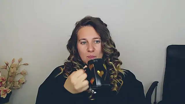 Darklure  online show from 09-29-25, 04:01