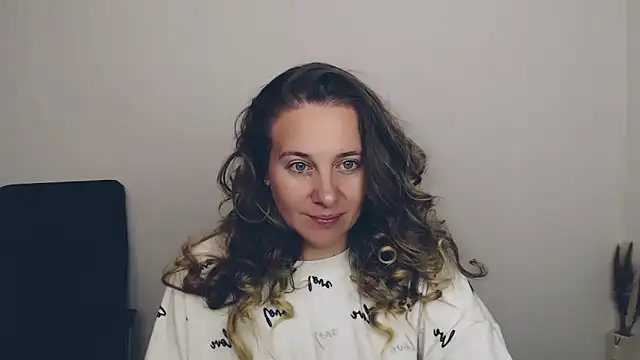 Darklure  online show from 09-25-25, 04:18