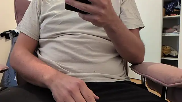 Snapshot of Jonpol74_ chatting on 05-05-26, 11:57 Jonpol74 online show from 05-05-26, 11:57