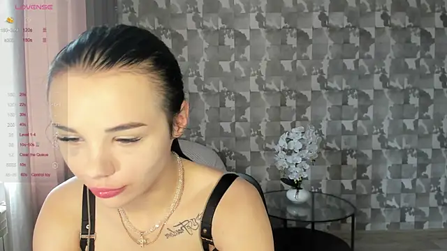 Snapshot of Kseni_a chatting on 06-15-26, 07:19 Kseni a online show from 06-15-26, 07:19