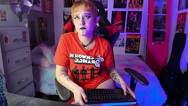 Snapshot of mistresscrowley666 chatting on 10-03-25, 04:58 mistresscrowley666 online show from 10-03-25, 04:58