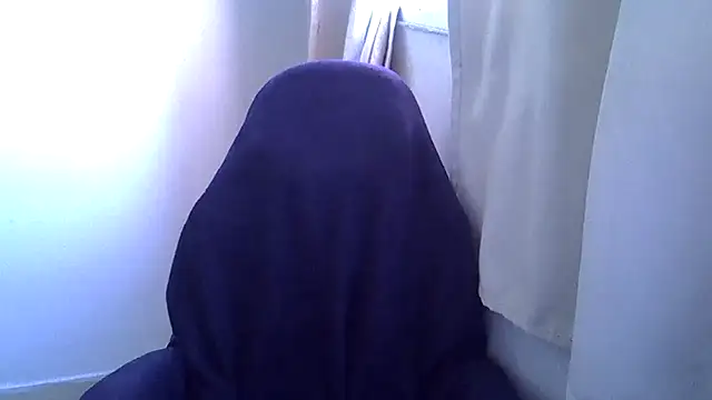 Blue Liz online show from 10-12-25, 06:31