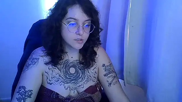 Blue Liz online show from 10-15-25, 06:49