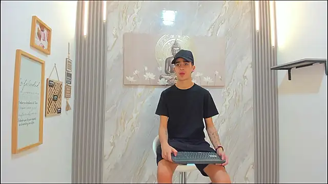 TWINKS BOYS1 online show from 01-15-26, 07:39