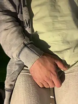 Snapshot of Czarnoksieznik chatting on 03-08-26, 01:47 Czarnoksieznik online show from 03-08-26, 01:47