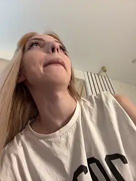 olivia soft online show from 04-18-26, 01:24