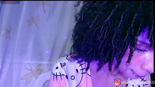 Snapshot of bettyboo2801 chatting on 02-12-26, 02:22 bettyboo2801 online show from 02-12-26, 02:22