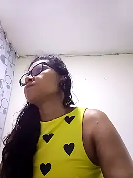 PERLA BLACK  online show from 10-22-25, 03:39