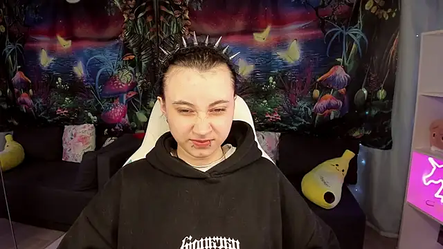 ClaraParks online show from 04-13-26, 06:34