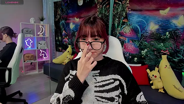 ClaraParks online show from 11-05-25, 06:33