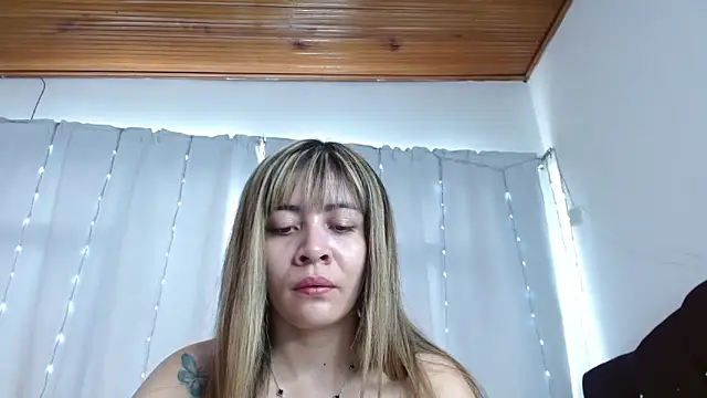 Charlothe Wright online show from 07-12-26, 05:58