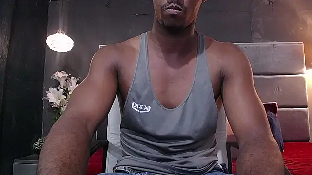 Snapshot of blackbignude chatting on 10-12-25, 01:29 blackbignude online show from 10-12-25, 01:29