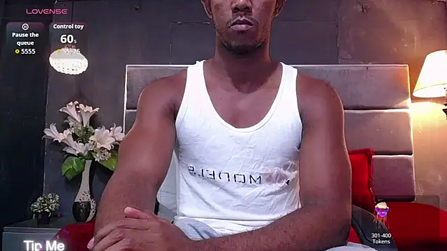 Snapshot of blackbignude chatting on 10-08-25, 01:29 blackbignude online show from 10-08-25, 01:29