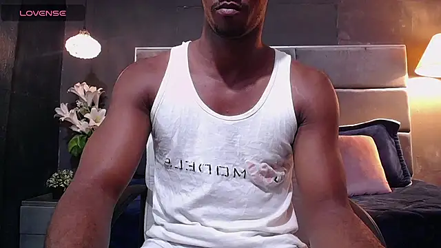 Snapshot of blackbignude chatting on 10-15-25, 01:37 blackbignude online show from 10-15-25, 01:37