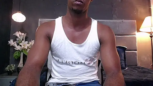 Snapshot of blackbignude chatting on 10-18-25, 01:29 blackbignude online show from 10-18-25, 01:29