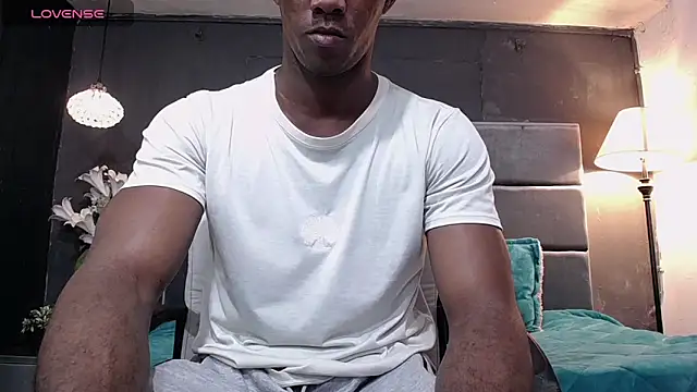 Snapshot of blackbignude chatting on 09-10-25, 01:26 blackbignude online show from 09-10-25, 01:26
