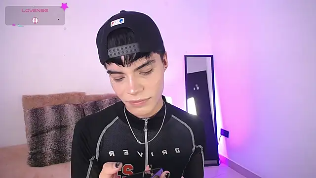 Dulcey  online show from 11-02-25, 10:48