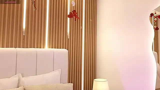 Dulcey  online show from 02-12-26, 06:02