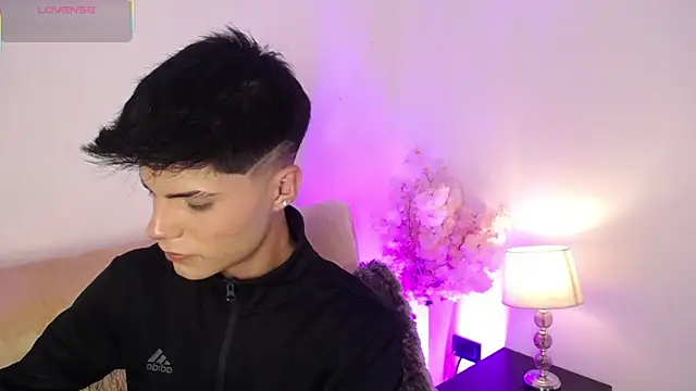 Dulcey  online show from 09-25-25, 03:45