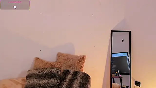 Dulcey  online show from 09-21-25, 10:53